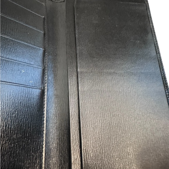 Louis Vuitton Black Epi Leather travel wallet/ Passport Holder - Picture 9 of 10